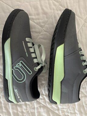 Five Ten Freerider Pro Mountain Bike Shoes Women's 8.5 Gray